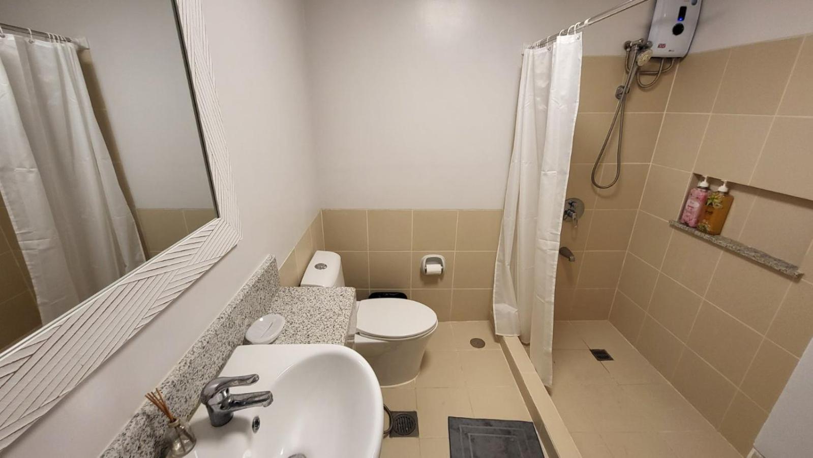 Paranaque City The Atherton- Spacious Modern Condo Unit In Paranaque Near The Airport, Makati, Bgc And Highways المظهر الخارجي الصورة